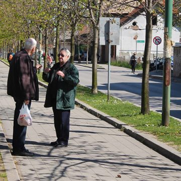 Penzioneri u ponedjeljak časte poštare: Počinje isplata augustovskih penzija