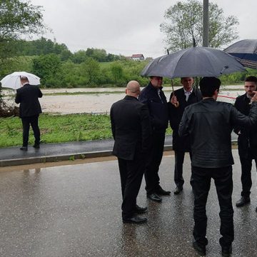 Premijer Ganić obišao poplavljena područja na sjeveru ZDK