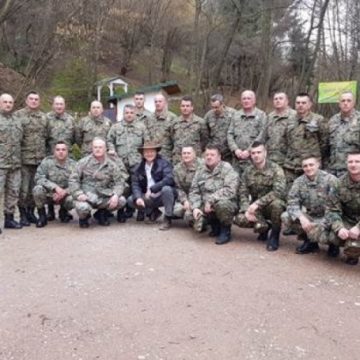 Dr. Osmanagić domaćin armijskim oficirima u tunelima i parku na Ravnama