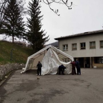 Postavljen trijažni punkt u Službi za infektivne bolesti Kantonalne bolnice Zenica