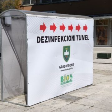 Postavljen dezinfekcioni tunel u centru Visokog