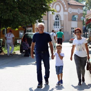 Promjenjivo vrijeme uz pljuskove i grmljavinu u večernjim satima