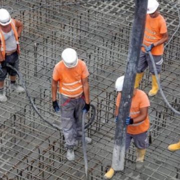 DA LI SU RADNICI krivi što imaju “rupe” u stažu, što im posladavci nisu redovno uplaćivali?