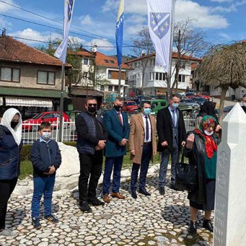 Visočka delegacija na obilježavanju godišnjice smrti generala Armije RBiH Rasima Delića na mezarju Kovači u Sarajevu