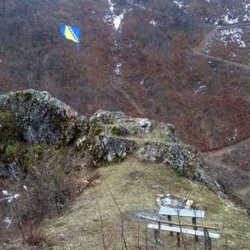 MANJE POZNATO VISOKO: LOKALITET CRVENA STIJENA