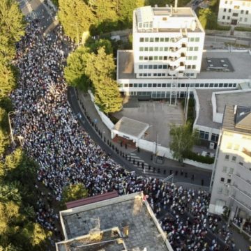 Nekoliko hiljada građana okupilo se na protestu ispred zgrade OHR-a