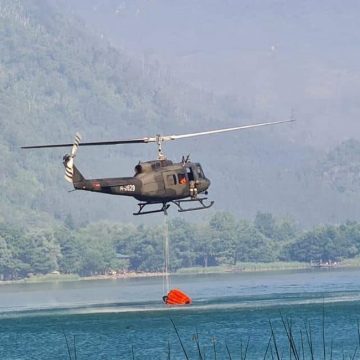 Četvrti dan borbe protiv požara – zatražena pomoć i kanadera iz Hrvatske