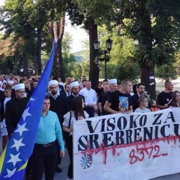 Mirnom šetnjom Visočani odali počast žrtvama srebreničkog genocida