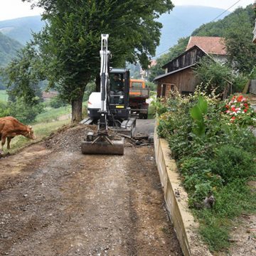 Počela sanacija puta u naselju Babina Voda – Mjesna zajednica Buci