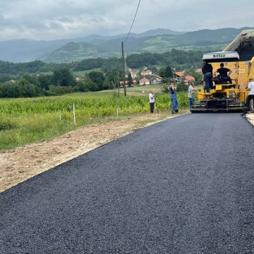 U naselju Kološići – Brdo počelo asfaltiranje lokalnog puta