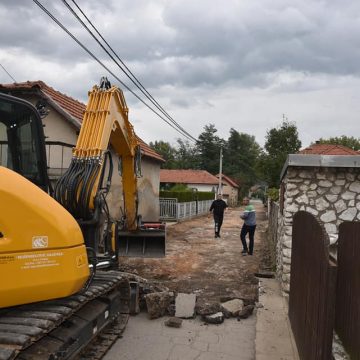 Počela sanacija puta od Donjeg Moštra do željezničke pruge u Porječanima