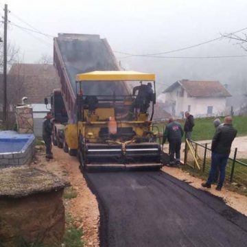 ASFALTIRAN PUT U NASELJU ŠAHIĆI (MZ RADOVLJE)