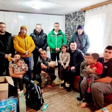 Humanitarci sa Buka u posjeti samohranom ocu 9 jetima u selu Gračanica kod Živinica