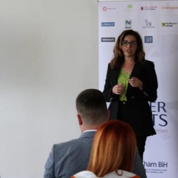 RAZVOJ NOVIH PROIZVODA: AmCham BiH i AS Holding organizovali desetu sesiju Leader Roots programa u Vispaku