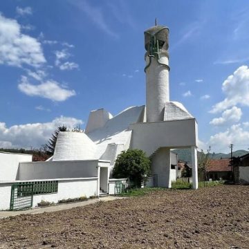 UKLONJENI OBJEKTI koji su skrivali ljepotu visočke Bijele džamije, jedne od najljepših u Evropi