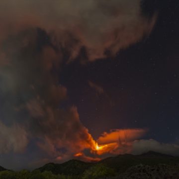 VULKAN ETNA ponovo aktivan: Ulice prekrivene pepelom