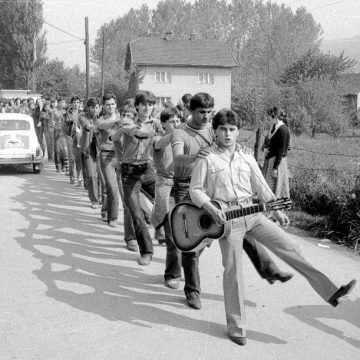 (VIDEO) Sjećanje na posljednji dan školovanja visočkih gimnazijalaca u maju 1979. godine