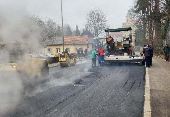 Završni radovi na asfaltiranju ulica Kadije Uvjesa i Bosne Srebrene