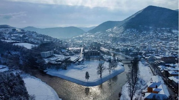 Obavještenje o zimskom održavanju gradskih ulica, trotoara i ostalih javnih površina, kao i lokalnih i nerazvrstanih cesta na području grada Visoko