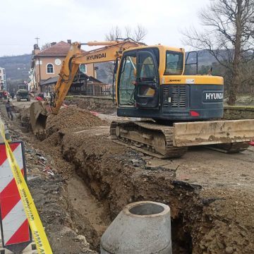 Šta je život, par koraka, od avlije do sokaka, kratak, kaljav put