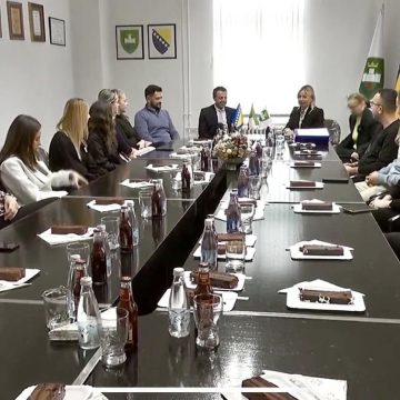 U GRADSKOJ UPRAVI VISOKO UPRILIČEN ISPRAĆAJ ZA 15 VOLONTERA